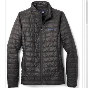 Patagonia Hooded Nano Puff Jacket in Black. Size Medium. Excellent Condition.